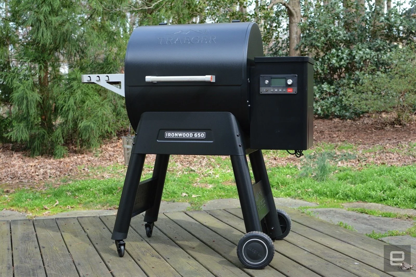 Traeger gỗ lim 650