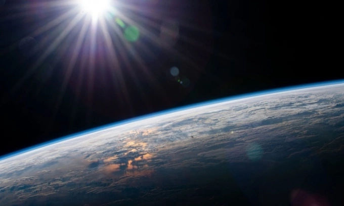 Tầng bình lưu của khí quyển Trái Đất. Ảnh: NASA