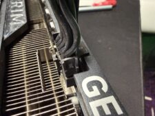 Igor's Lab kiểm tra cáp Cooler Master 12V-2x6 được thiết kế tồi trên RTX 5090 Suprim